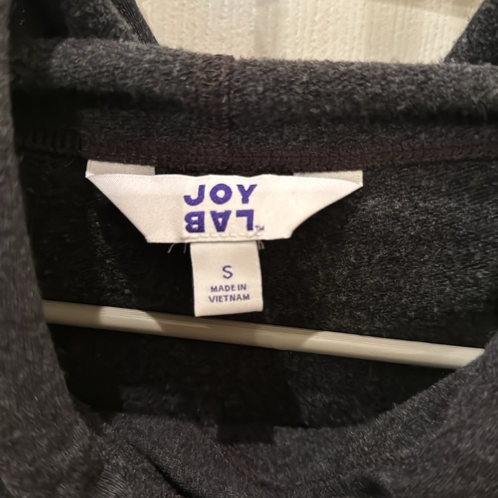 JoyLab Cropped Hoodie - Picture 2 of 4